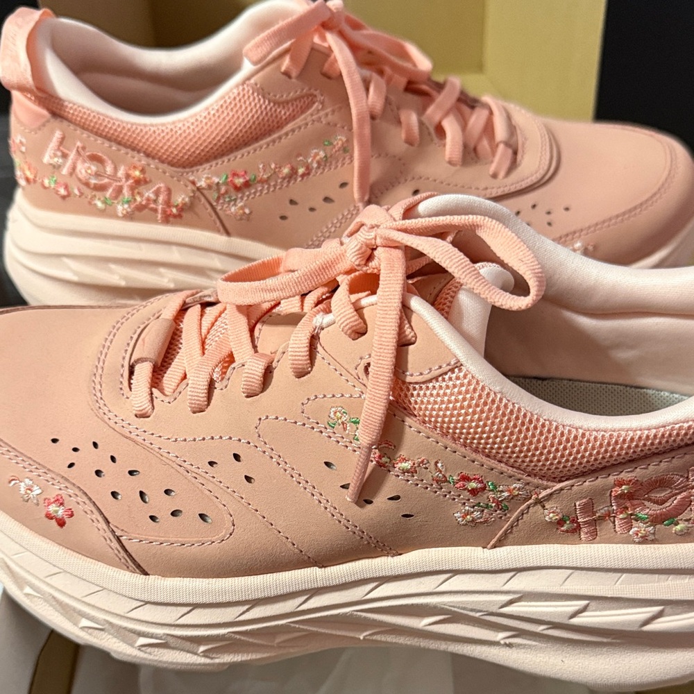 Hoka Vibrant Bloom Bondi L Sneakers Like New Sz 10.5(W), 9.5(M) - Picture 2 of 10